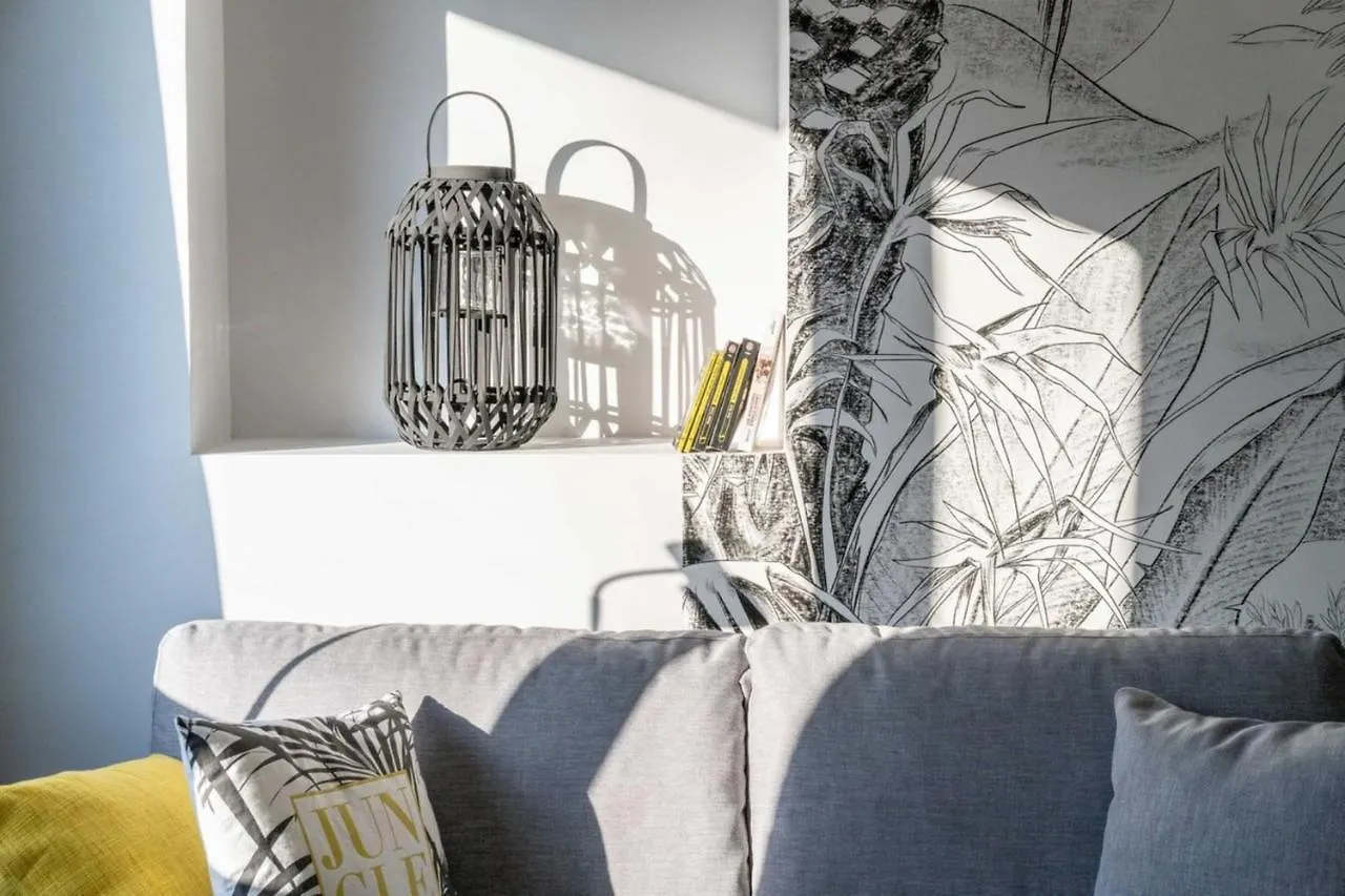 Studio Guimet Avec Terrasse Oullins Centre Lyon Apartment