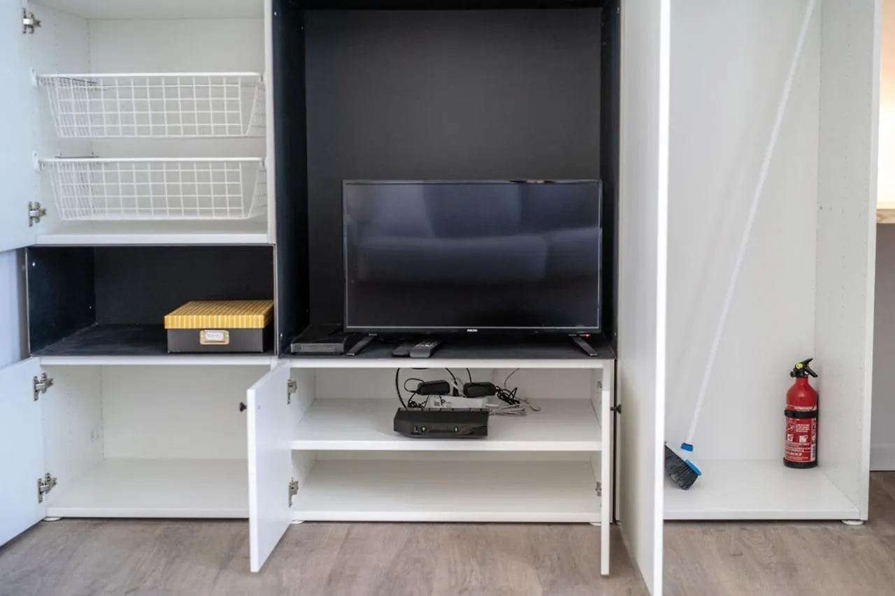 Studio Guimet Avec Terrasse Oullins Centre Lyon Apartment